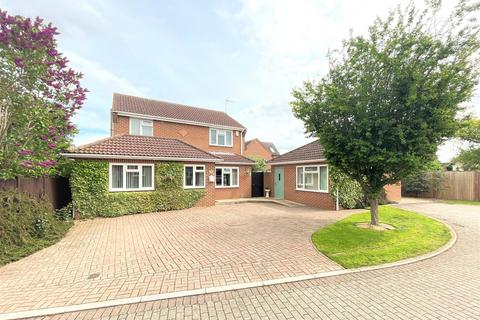 4 bedroom detached house for sale - Roberts Drive, Bottesford