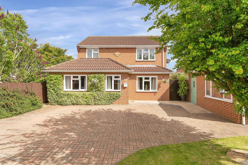 Roberts Drive, Bottesford 4 bed detached house for sale £399,950