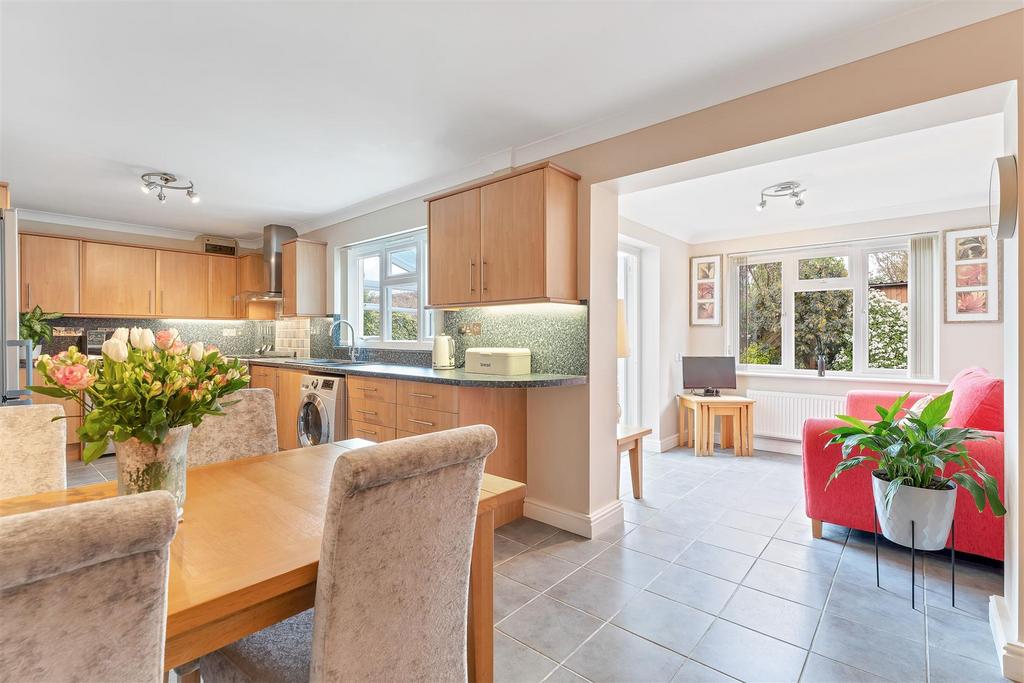 Dining kitchen