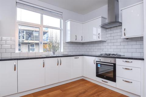 2 bedroom flat to rent, Treen Avenue, Barnes, SW13