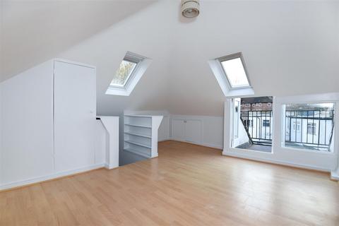 2 bedroom flat to rent, Treen Avenue, Barnes, SW13