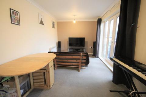 2 bedroom flat for sale, Tower Close , East Grinstead, RH19
