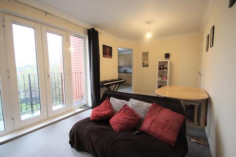 2 bedroom flat for sale, Tower Close , East Grinstead, RH19