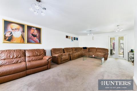 6 Garrison Close, Hounslow, TW4 5EZ