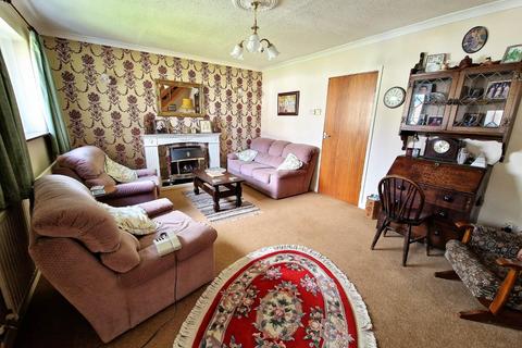 2 bedroom semi-detached bungalow for sale - Gregory Close, Pencoed, Bridgend