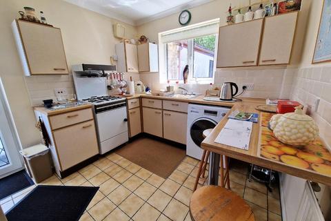 16 Gregory Close, Pencoed, Bridgend, CF35 6RF