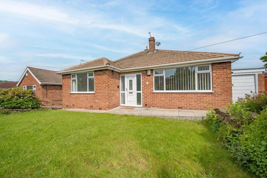 Chartwell Avenue, Wingerworth, Chesterfield, S42 6SP 3 bed detached