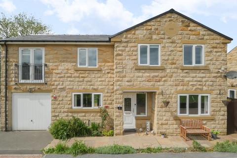 5 bedroom detached house for sale, Orchard Drive, Pudsey, LS28 7FH