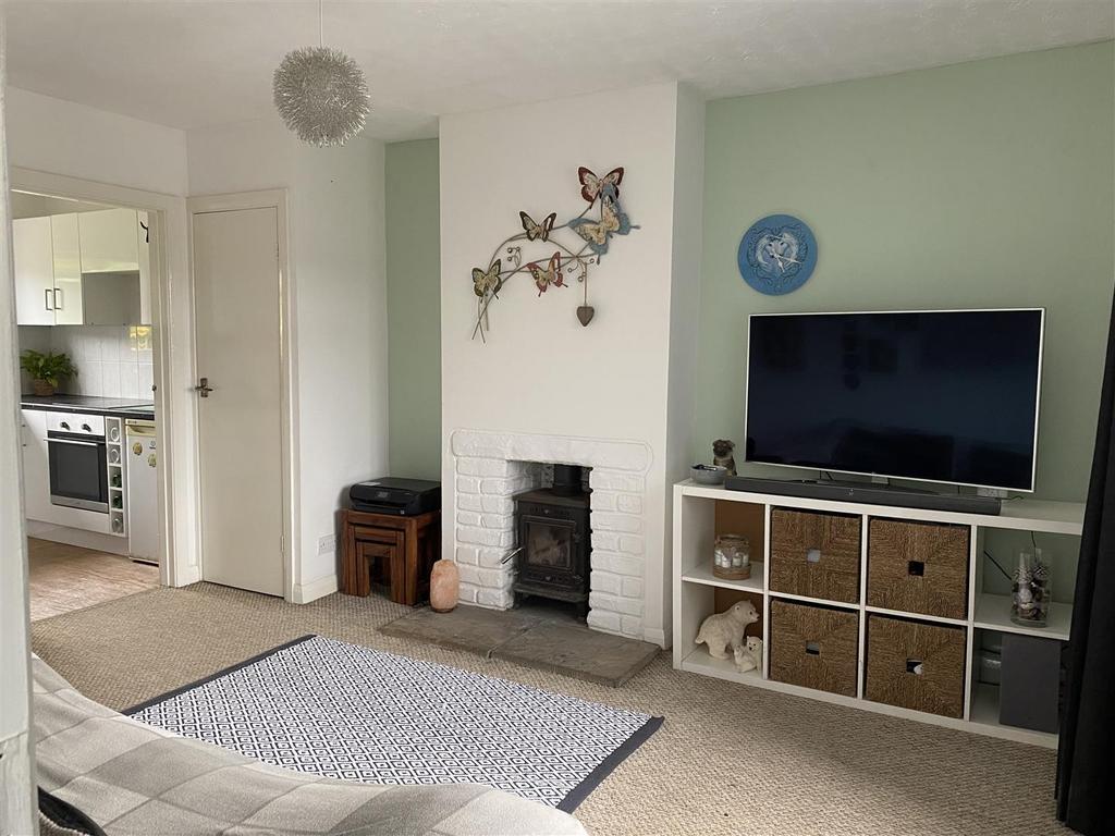 41 Heol Preseli, Fishguard 1 bed semidetached bungalow for sale £135,000