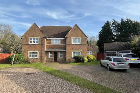 5 bedroom detached house to rent, Epsom