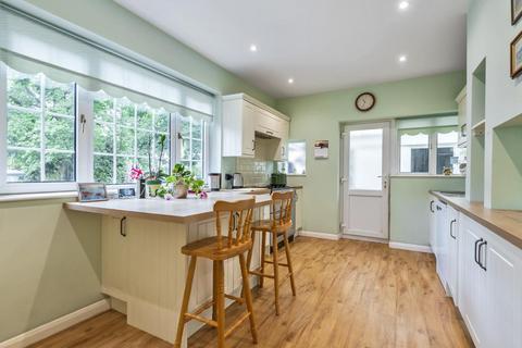 4 bedroom detached house to rent, Bears Den, Kingswood