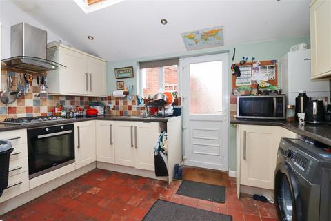 2 bedroom terraced house for sale, Main Road, Hundleby, Spilsby