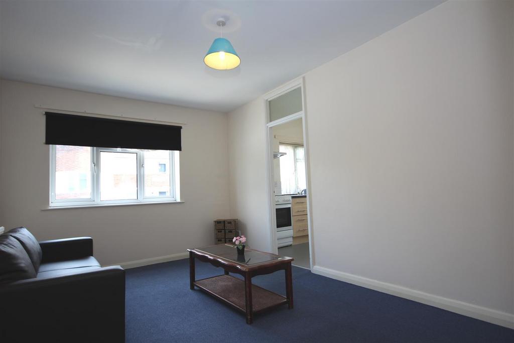 Goodson Road, Harlesden NW10 9LR 2 bed flat £1,647 pcm (£380 pw)