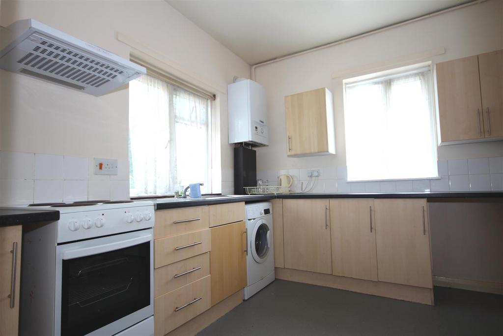Goodson Road, Harlesden NW10 9LR 2 bed flat £1,647 pcm (£380 pw)