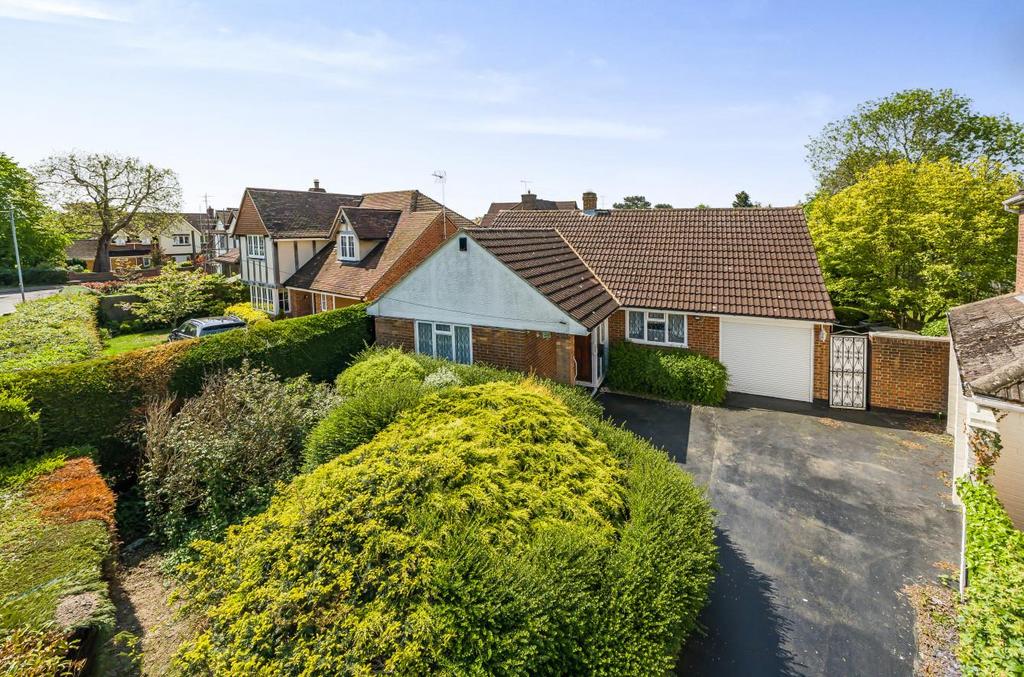 New Road, Ingatestone 2 bed detached bungalow for sale £800,000