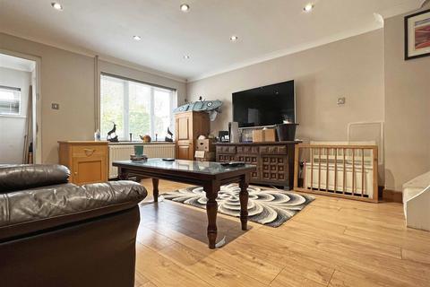 10 Gilpin Way, Great Notley, Braintree, CM77 7UT