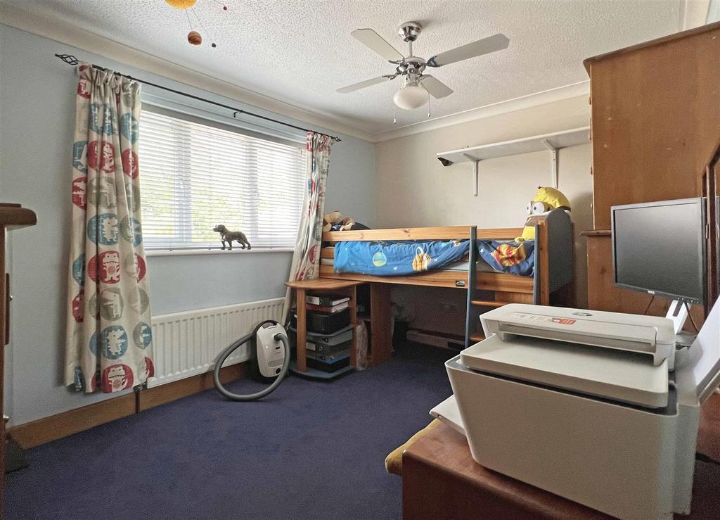 Bed 2.jpg