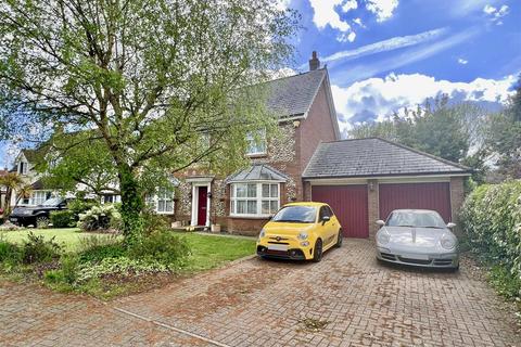 7 Notley Green, Great Notley, Braintree, CM77 7US