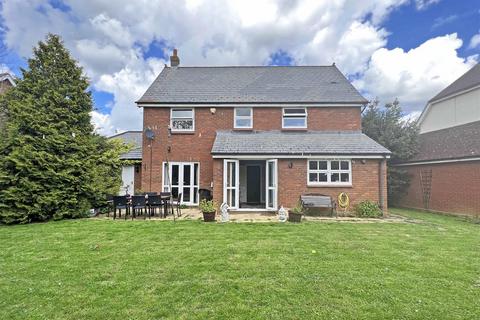 7 Notley Green, Great Notley, Braintree, CM77 7US