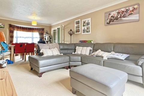 7 Notley Green, Great Notley, Braintree, CM77 7US