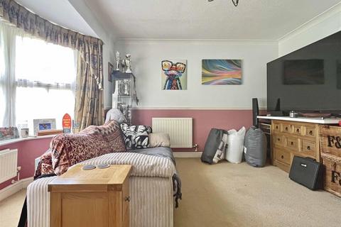 7 Notley Green, Great Notley, Braintree, CM77 7US