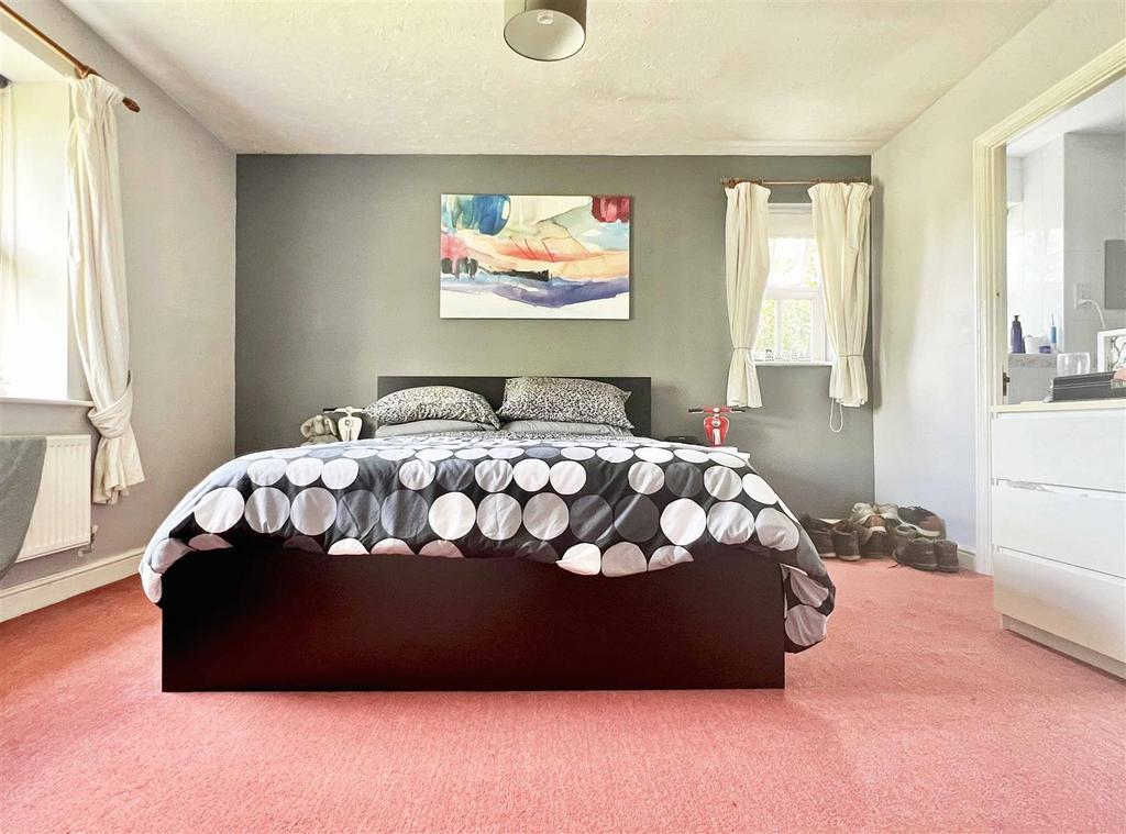 Bed 1.jpg