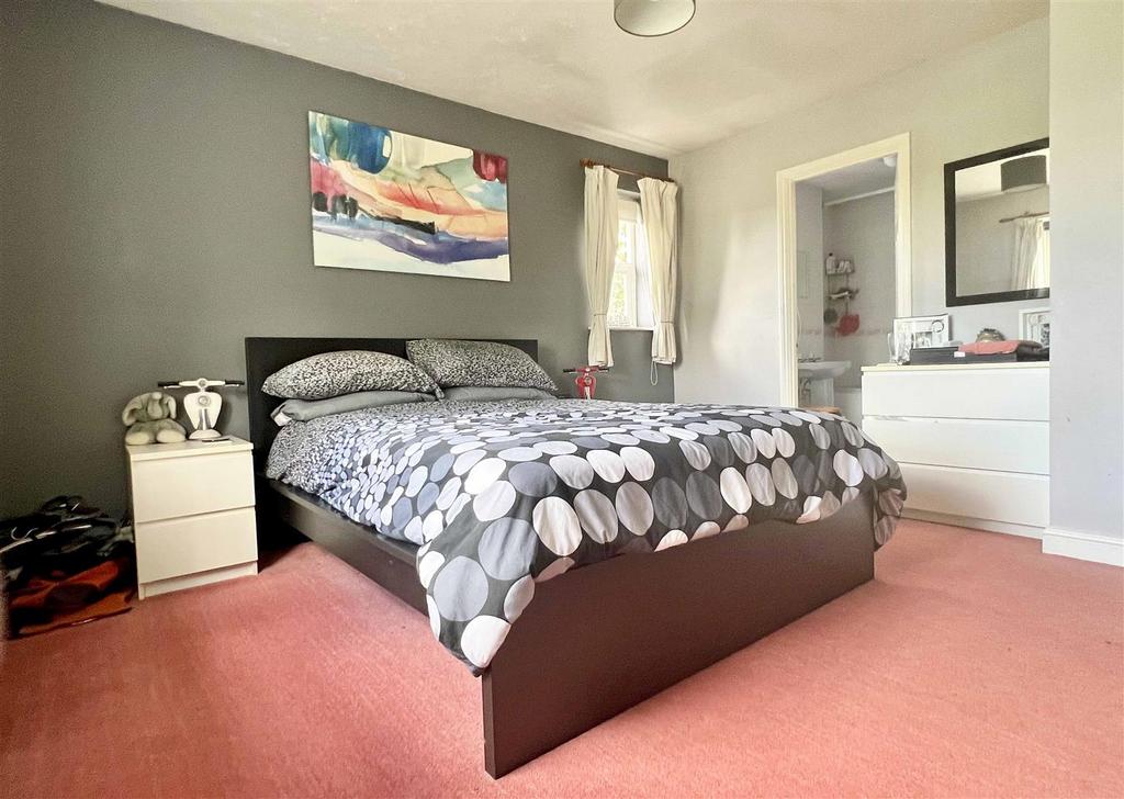 Bed 1b.jpg