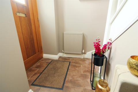 2 bedroom terraced house for sale, Green Grove, Kirkburton, Huddersfield, HD8 0UL