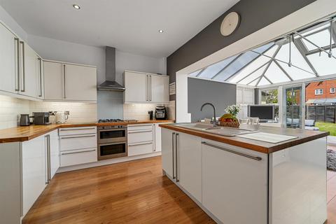 97 Cornelius Vale, Chelmsford, CM2 6GY