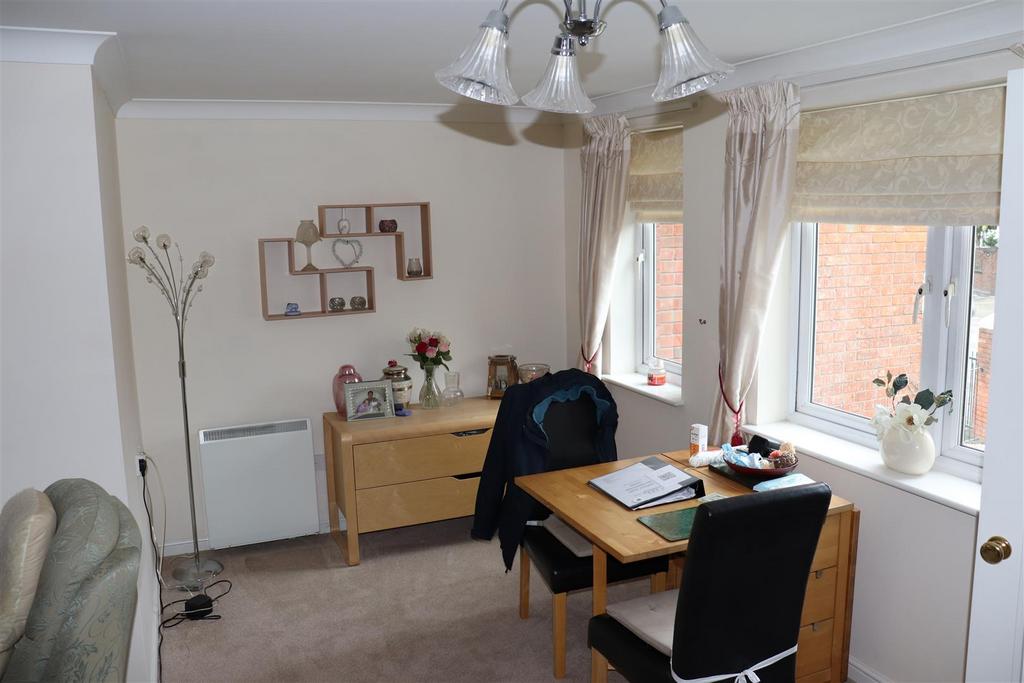 Lounge/dining room