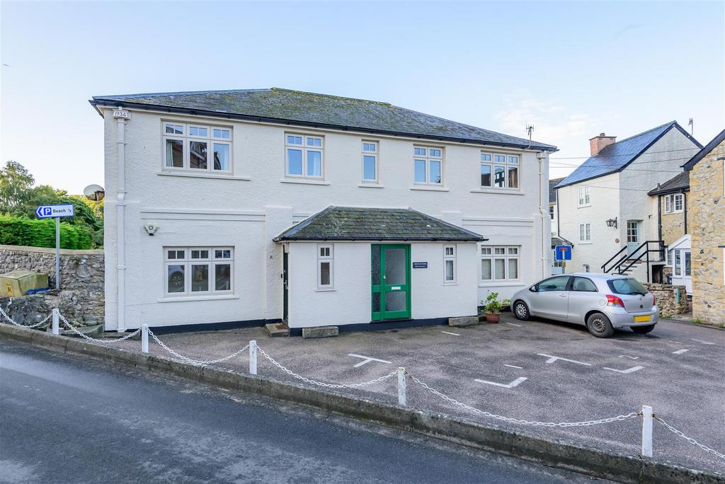 The Square, Seaton 2 bed apartment to rent £700 pcm (£162 pw)