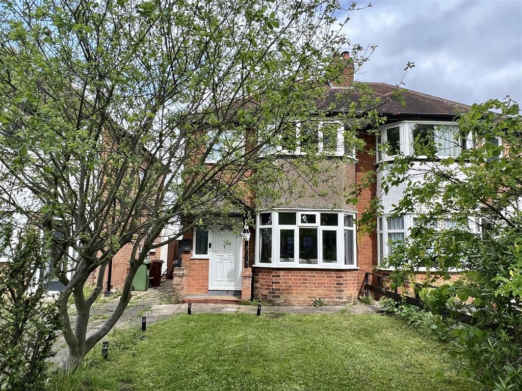 Stroud Road, Shirley, Solihull 3 bed semidetached house for sale £