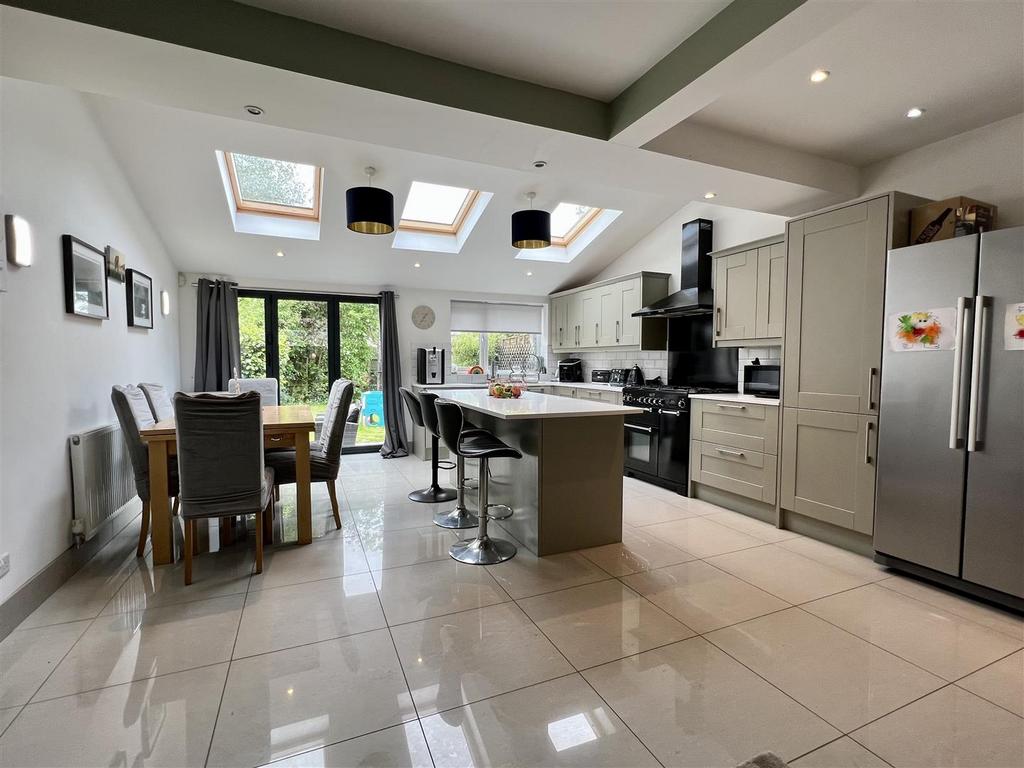 Superb extended dining kitchen