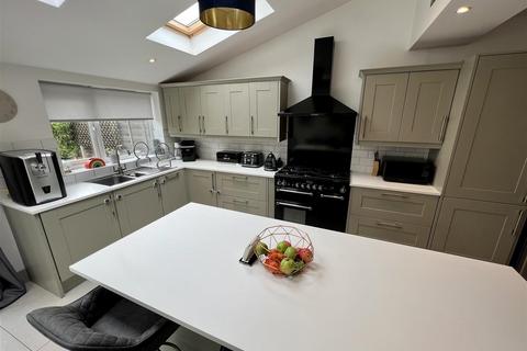 3 Bramley Croft, Shirley, Solihull, B90 3EJ