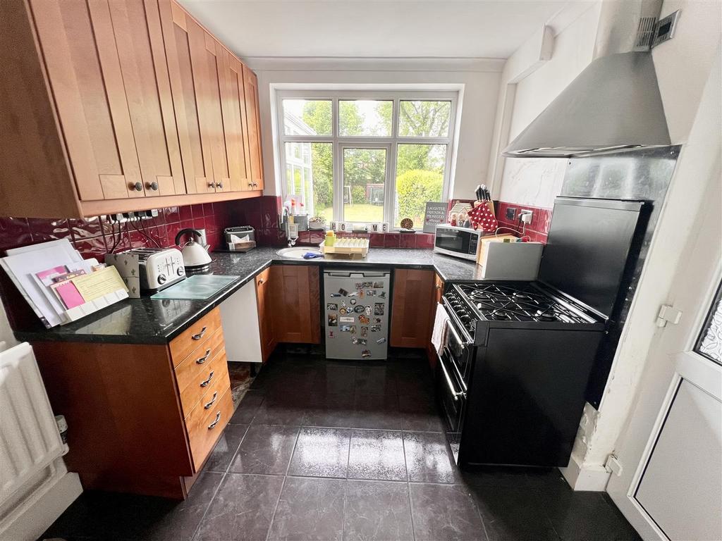 CR123 Kitchen.jpg