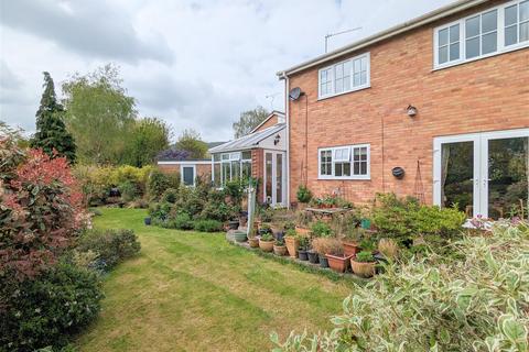 4 Benton Close, Malvern, WR14 4LL