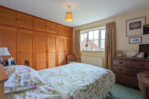 4 Benton Close, Malvern, WR14 4LL