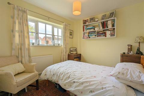 4 Benton Close, Malvern, WR14 4LL