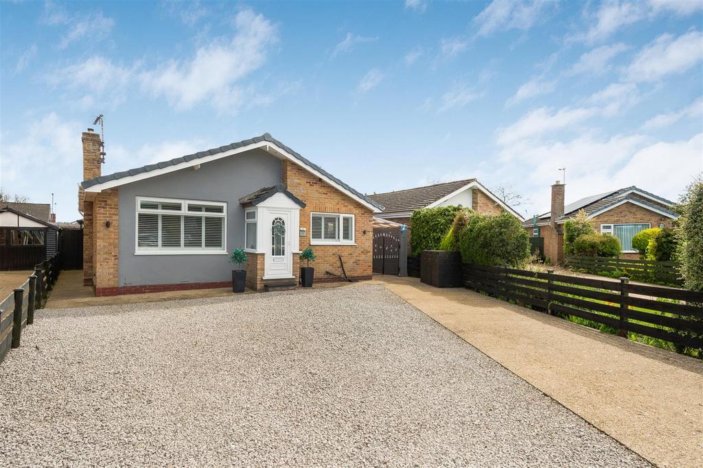 86 Mill Falls, Driffield, YO25 5BA 2 bed detached bungalow for sale £