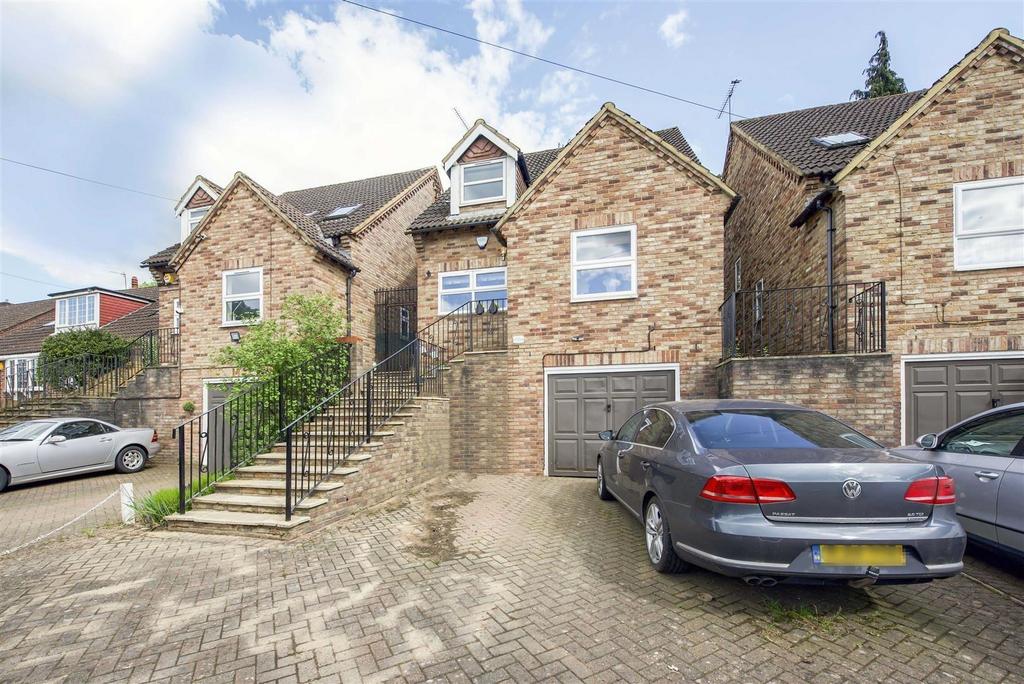 Old Watford Road, Bricket Wood, St. Albans 3 bed detached house for