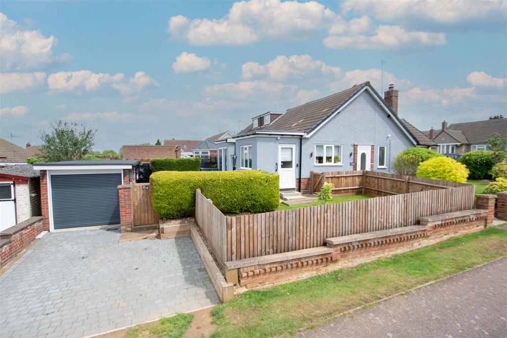 Cedar Way, Wellingborough 2 bed semidetached bungalow £295,000