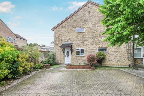1 Adstock Way, Badgers Dene, Grays, RM17 5EG