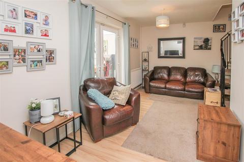 1 Adstock Way, Badgers Dene, Grays, RM17 5EG