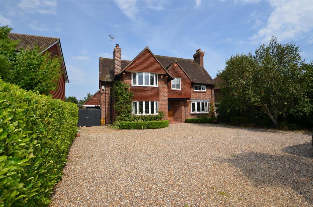 Wendover Road, HP22 4 bed house for sale £1,065,000
