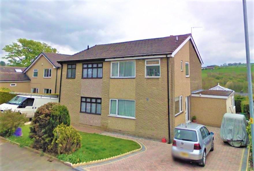 Standroyd Drive, Colne 3 bed house £1,195 pcm (£276 pw)