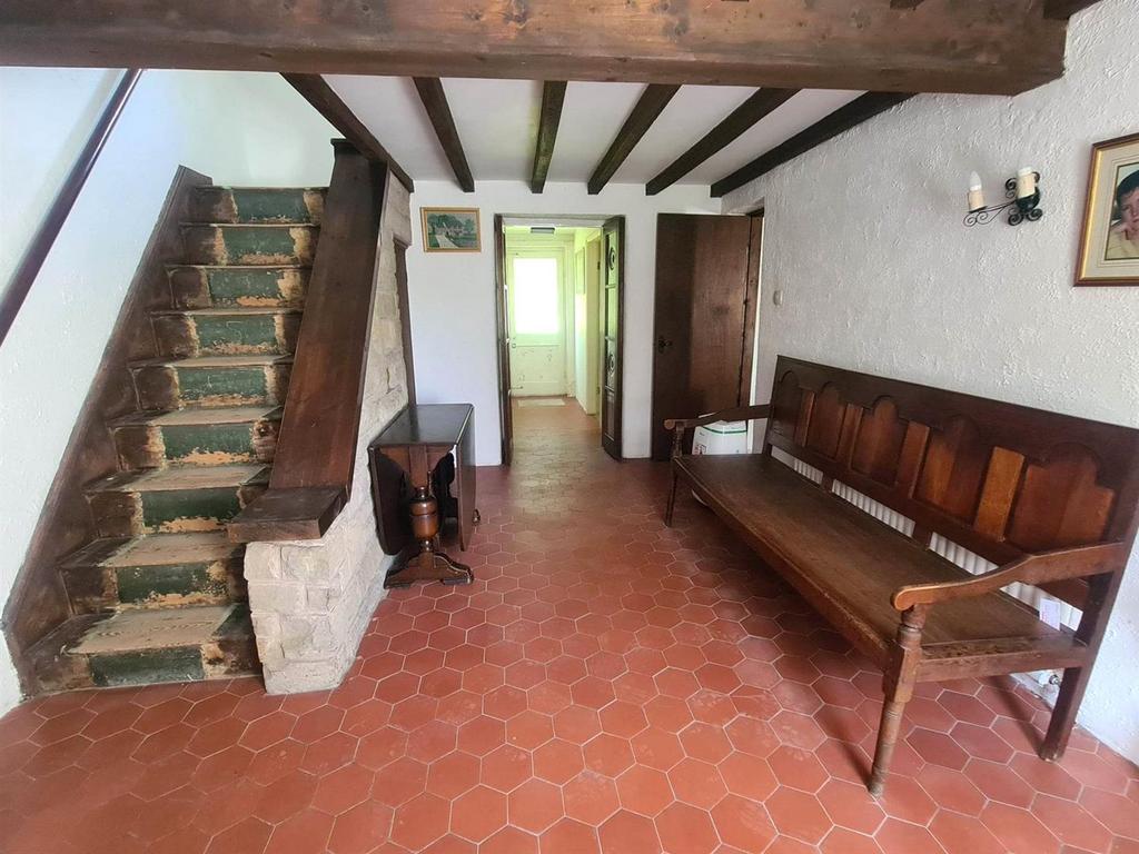 Accommodation Comprises: