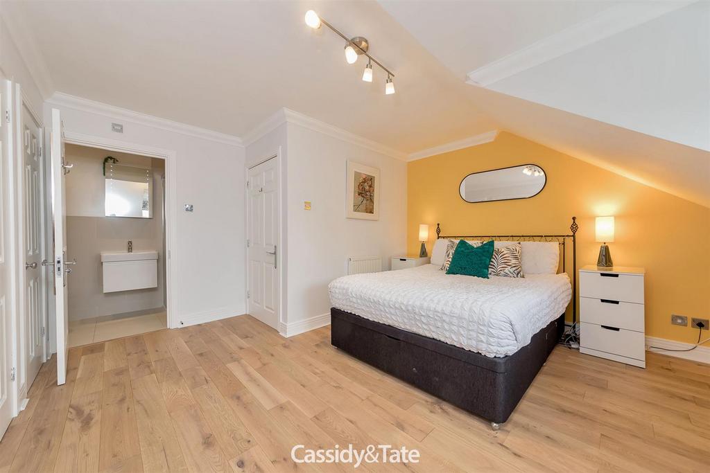 28 Pegasus Place 002.jpg