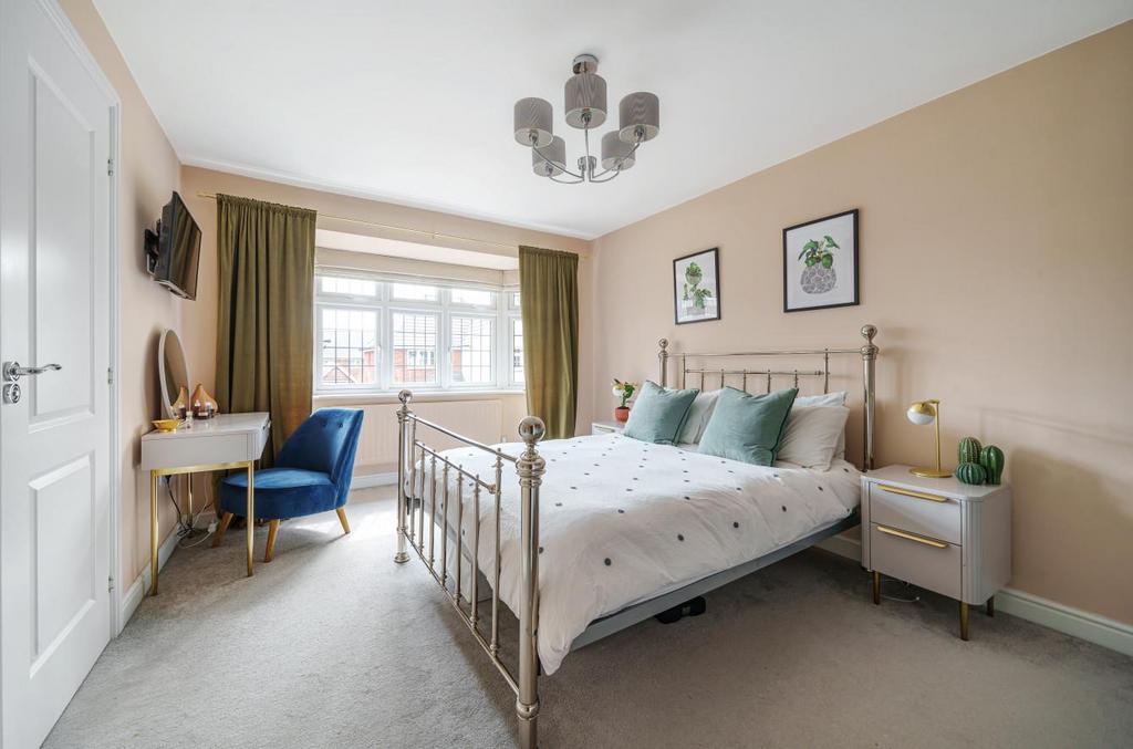 Principal bedroom