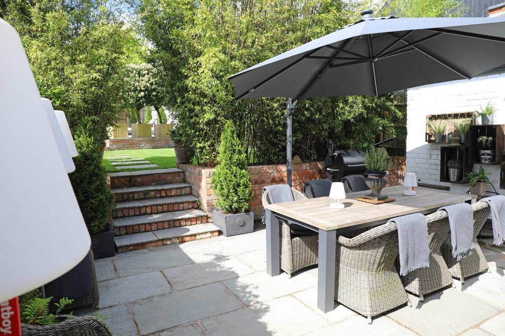 Entertaining area