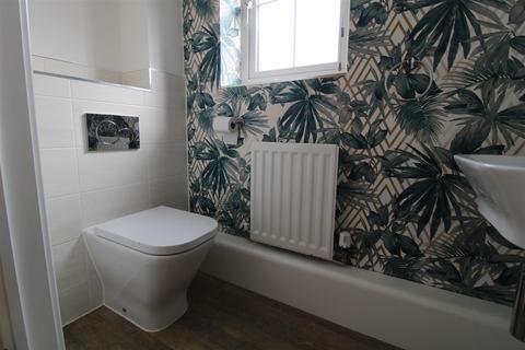 6 Abbotsbury Drive, Daventry, NN11 2LB